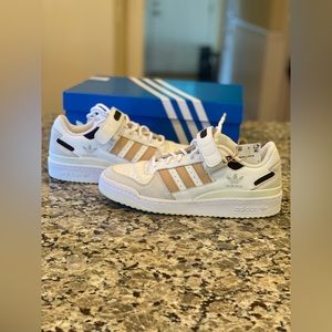 Brand New Womens Forum Low White Magic Beige adidas sneakers
